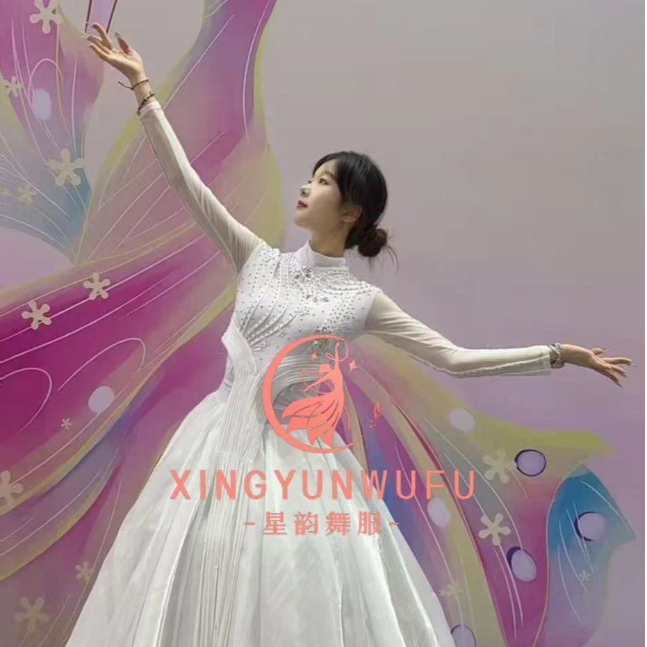 2025白色旋律开场舞蹈服