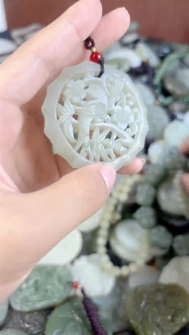 和田玉未镶嵌颈饰1