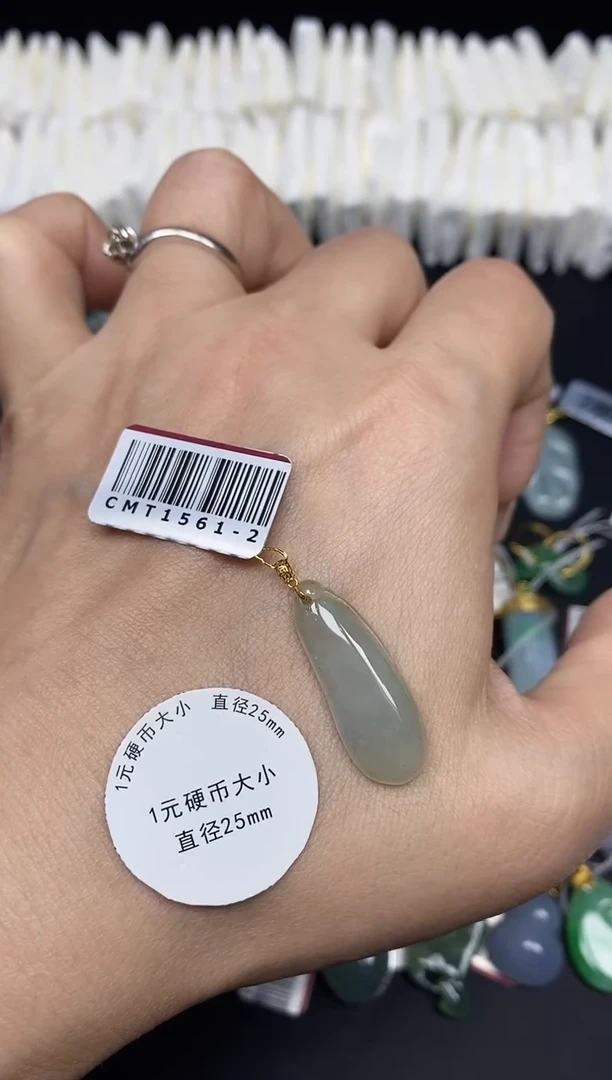 吊坠(不含链)18K金镶嵌翡翠福瓜18K金扣镶嵌@@CMT1561-2