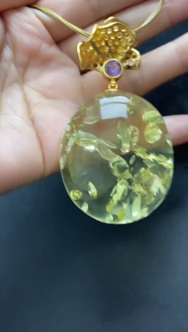 裸石琥珀未镶嵌吊坠