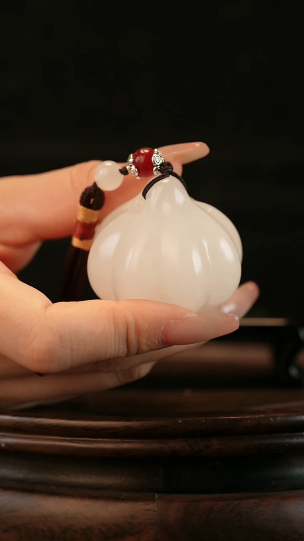 云南石荔枝白雕刻：胜算在握