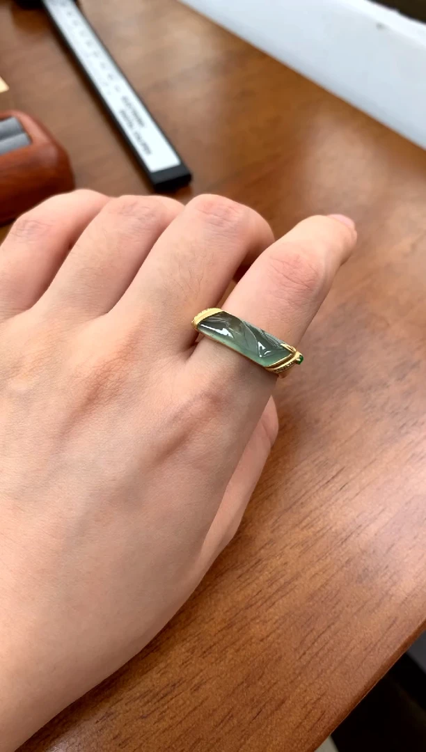 翡翠戒指18K金镶嵌竹节设计款（48小时鉴赏）