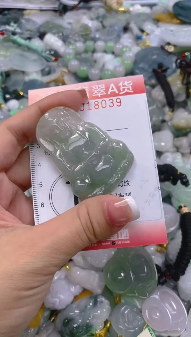 翡翠未镶嵌颈饰闪购0018039