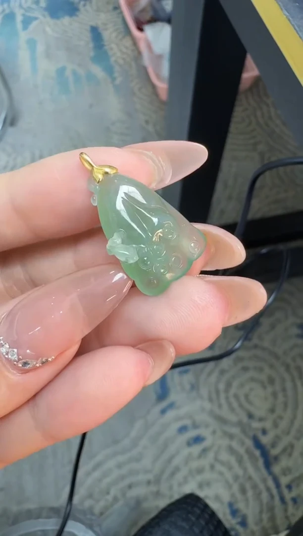 【闪购商品】翡翠颈饰18K金镶嵌缅甸翡翠A货吊坠