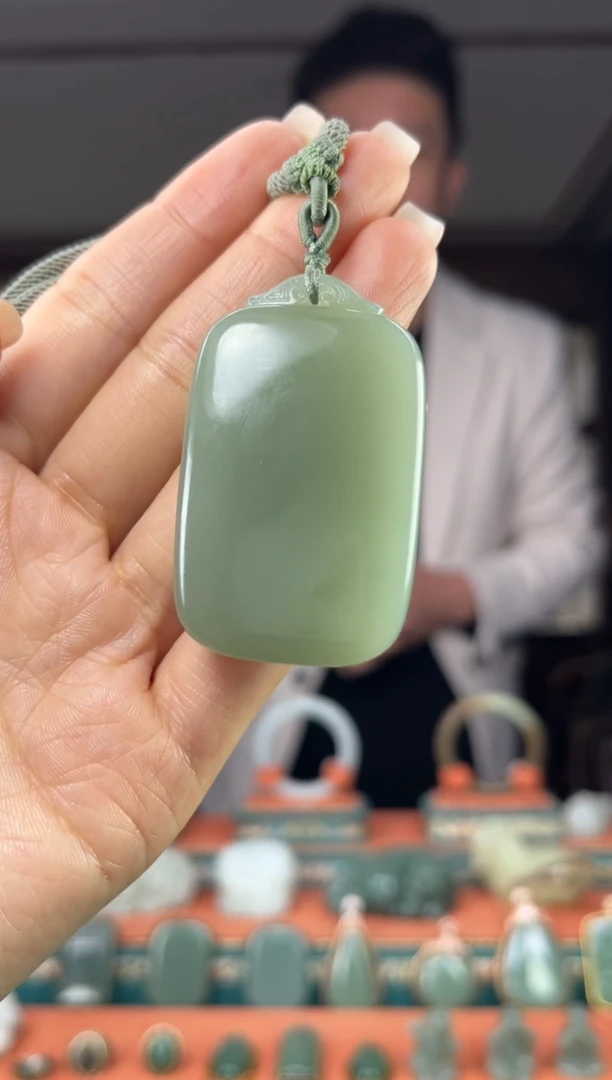 颈饰未镶嵌和田玉佩佩