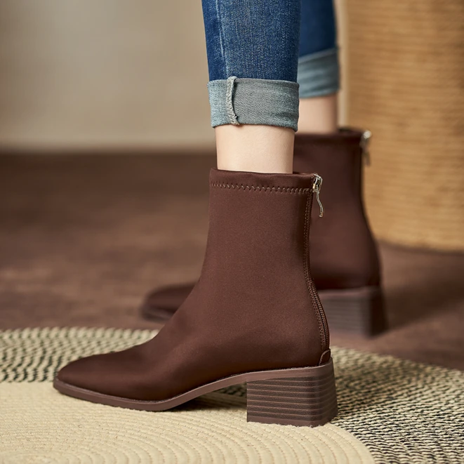 欧货新款爆款时尚气质短靴女裸靴粗跟短筒靴子时装法式潮流马丁靴