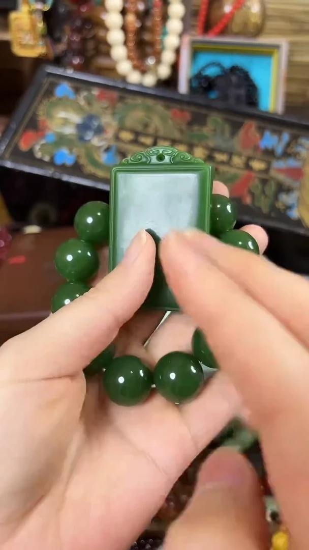 和田玉未镶嵌颈饰..................