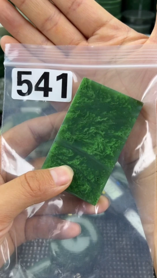 和田玉未镶嵌珠宝半成品牌子