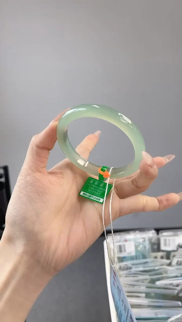 【闪购商品】玛瑙/玉髓手镯未镶嵌59-60圈