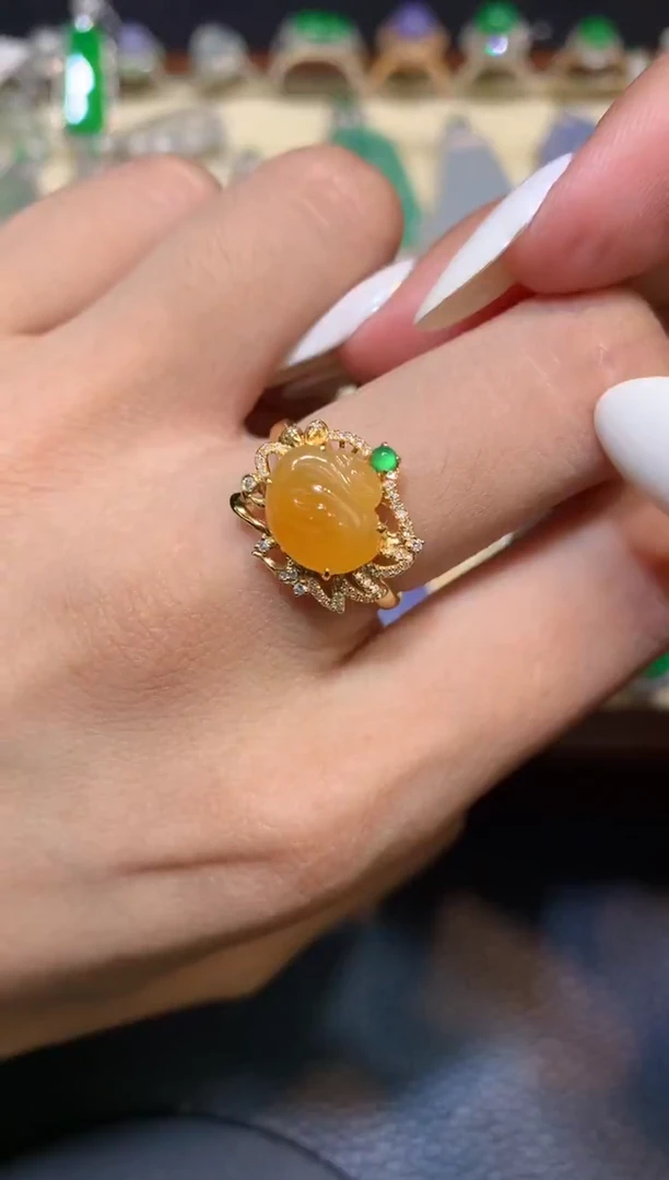 18K金镶嵌戒指翡翠1