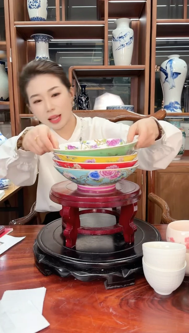 A76景德镇珐琅彩缠枝莲大碗四只