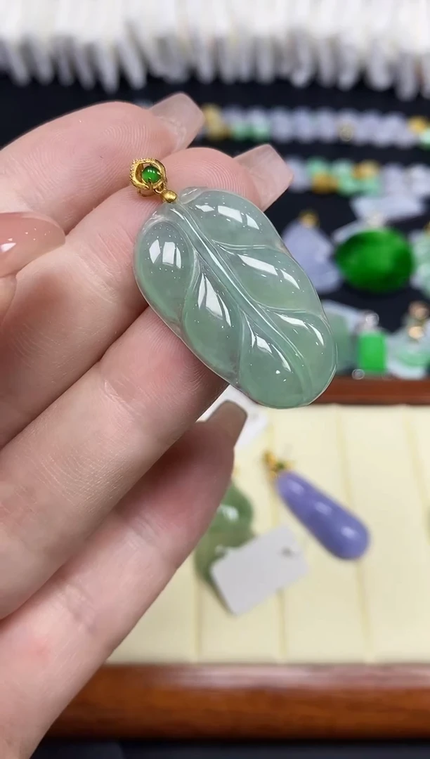 吊坠(不含链)18K金镶嵌翡翠叶子18K金扣镶嵌@@CMT1003-1