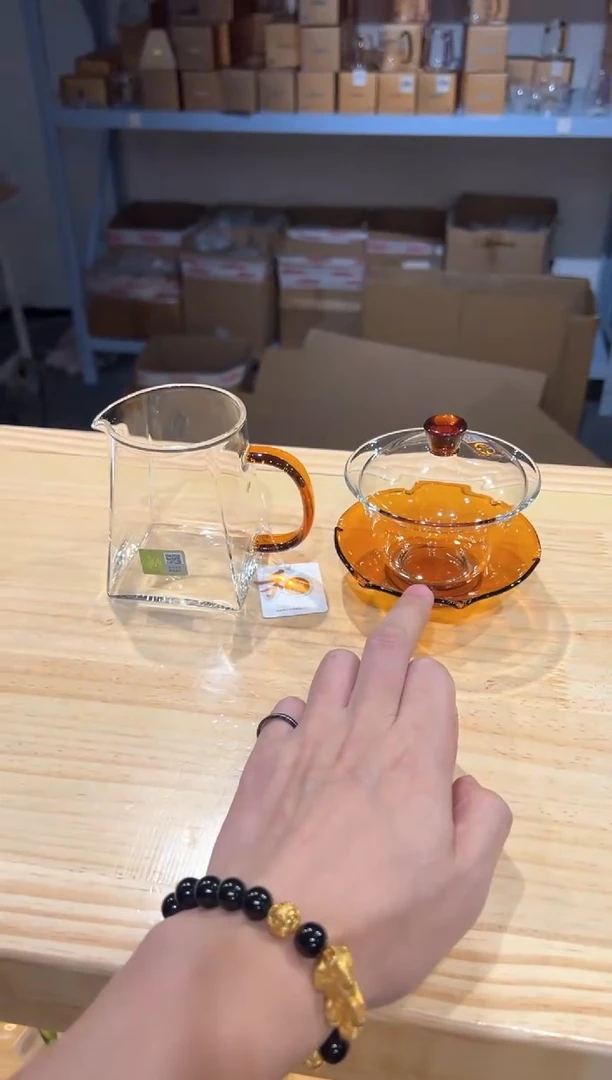 禾器-荷叶盖碗-琥珀色+瀚然琥珀