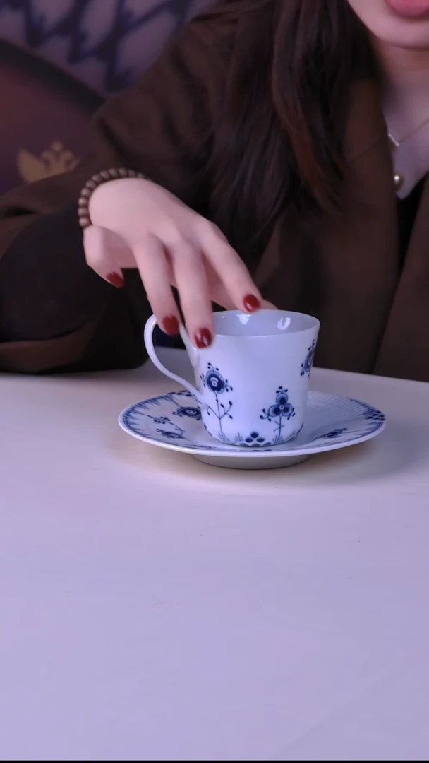 每天早上六点（哥哈 蓝色缤纷 早餐杯）