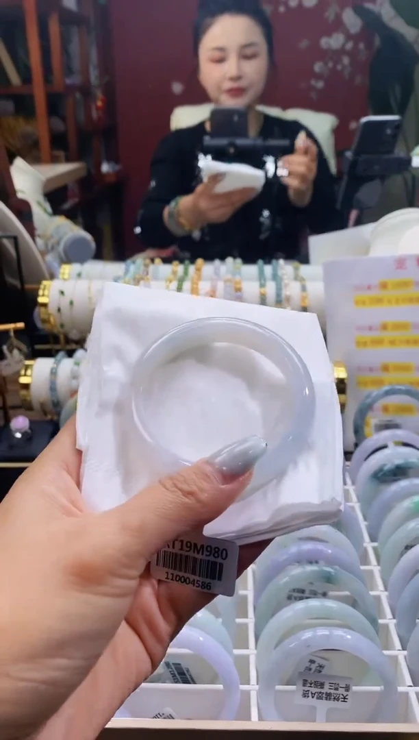 【闪购商品】翡翠手镯未镶嵌9白月光54-56/11.9*7.9