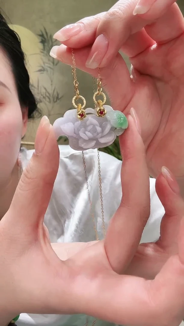 颈饰未镶嵌翡翠吊坠