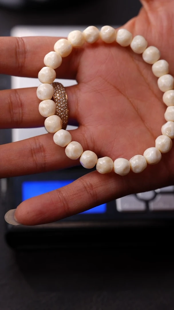 吊坠白玉菩提伯*间微微瑕满脑无相8.5m14.8克