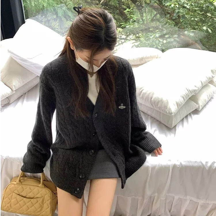 K2232 星球刺绣 麻花复古针织V领外套毛衣女