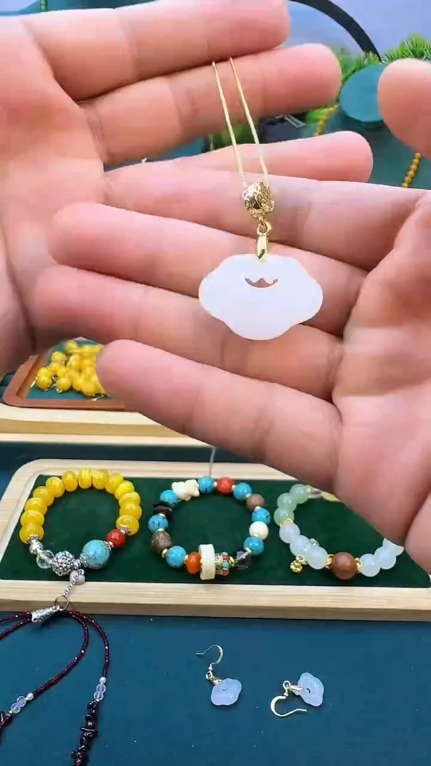 和田玉14K金镶嵌颈饰D03