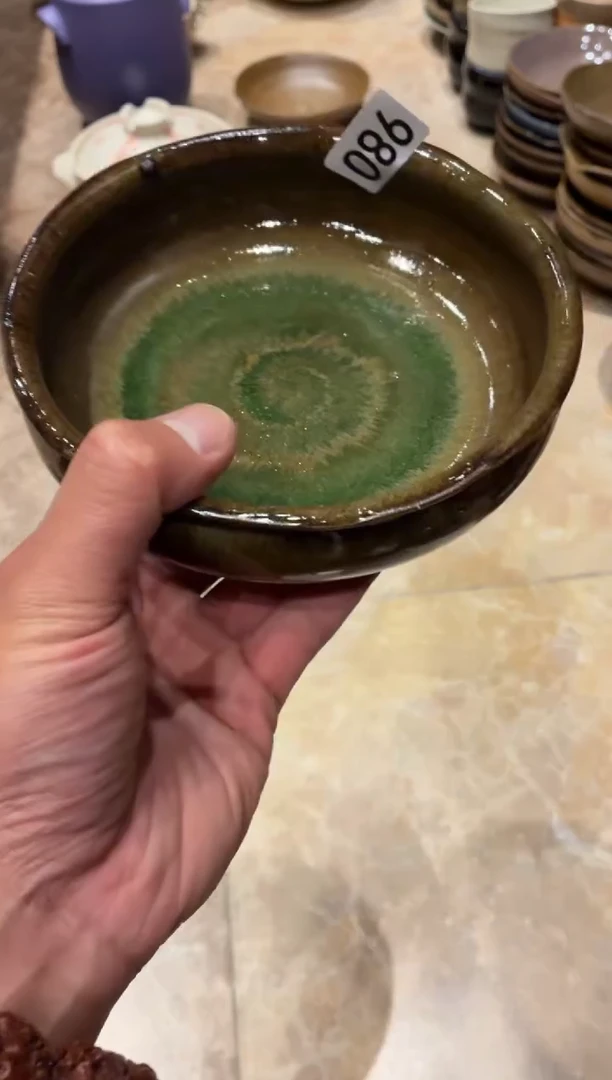 瓷片k****笑980微瑕玻化绿钵碗1个