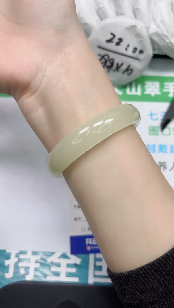 【闪购商品】石英质玉手镯未镶嵌k155-53/65