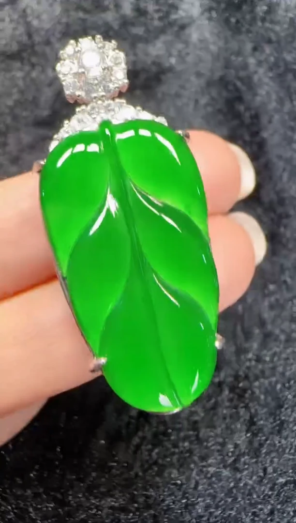 未镶嵌定制翡翠翡翠吊坠70