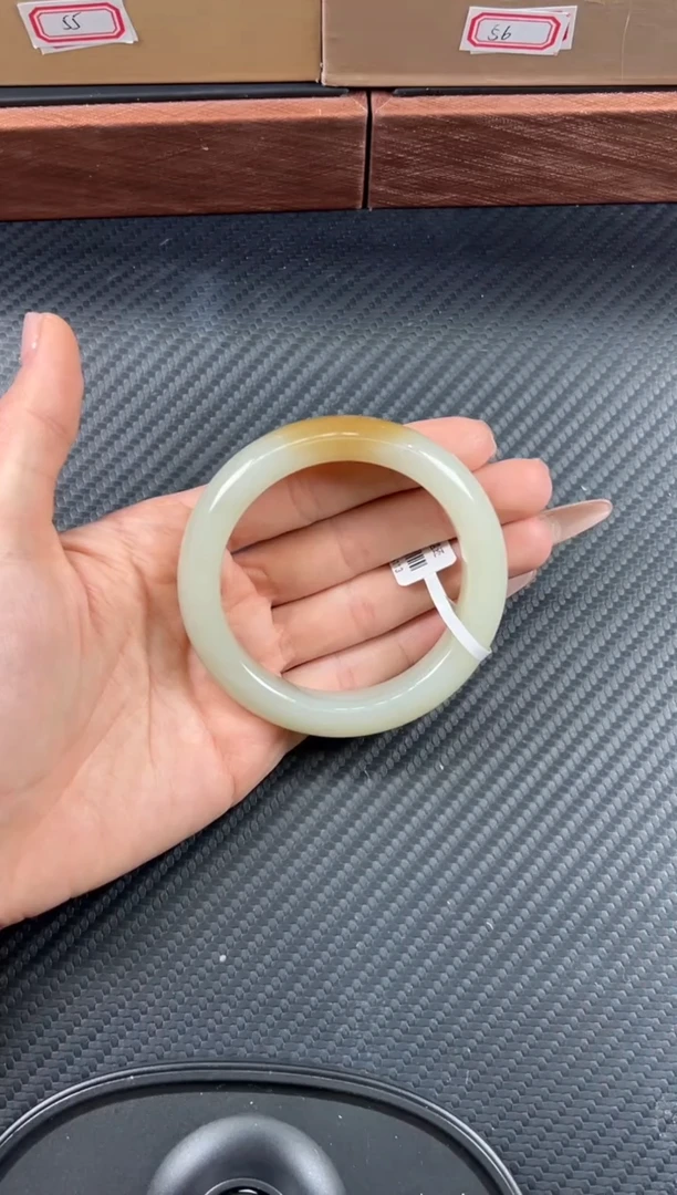 未镶嵌手镯和田玉若羌微色差56m