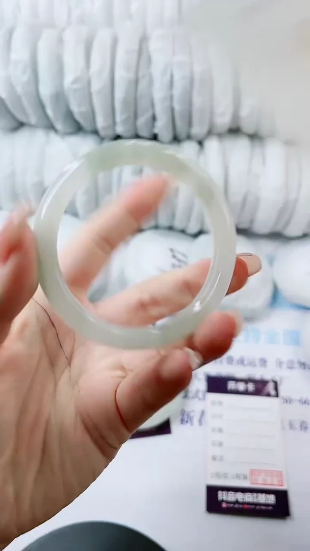 【闪购商品】石英质玉手镯未镶嵌0363933495-多样性发货