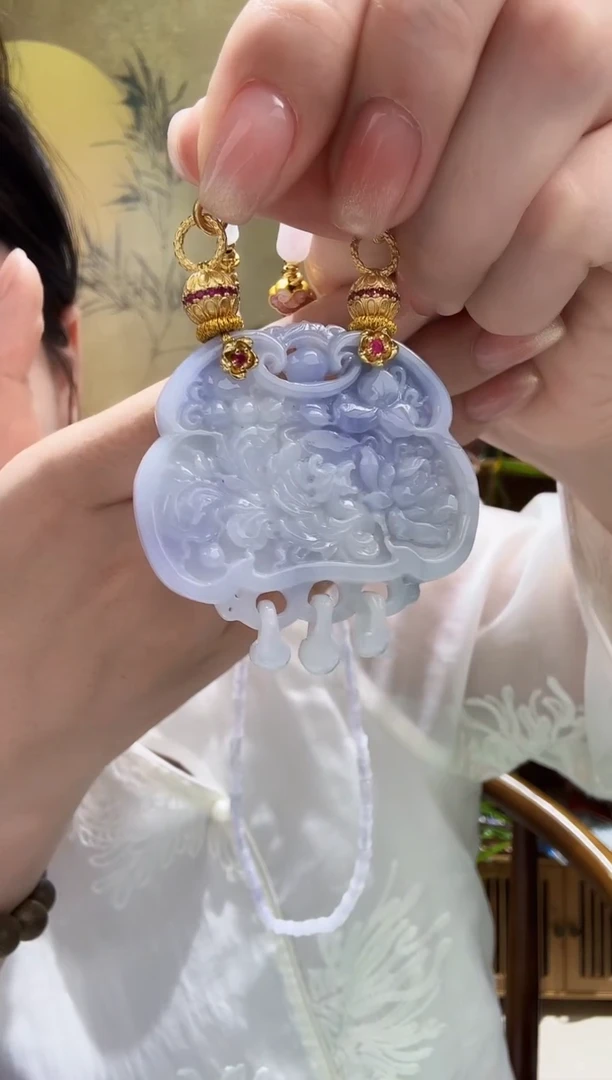 颈饰未镶嵌翡翠吊坠