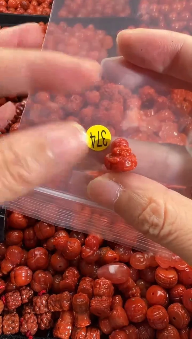 颈饰未镶嵌南红玛瑙1