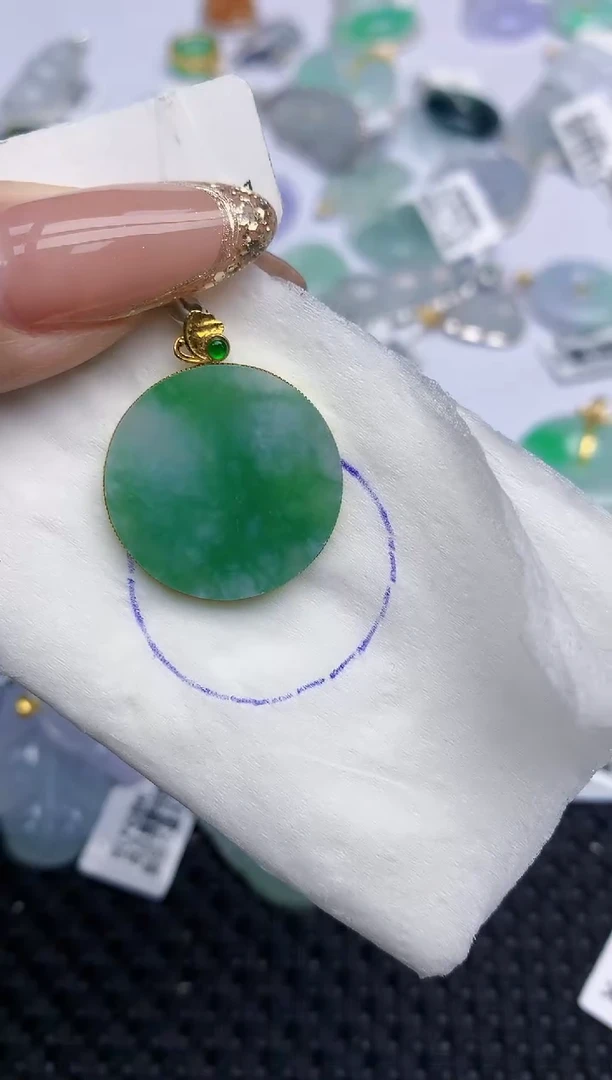 颈饰18K金镶嵌翡翠141   天然翡翠A货  百元以上9米证书费自理