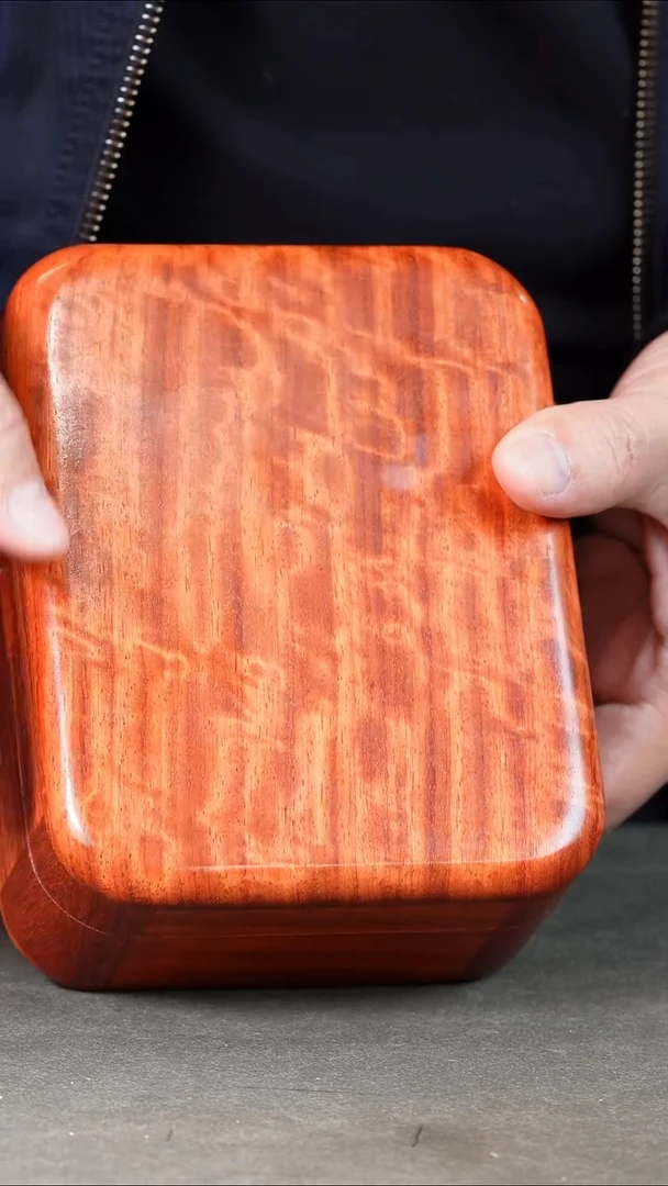 大果紫檀（缅甸花梨）其他缅花龙胆水波面包首饰盒