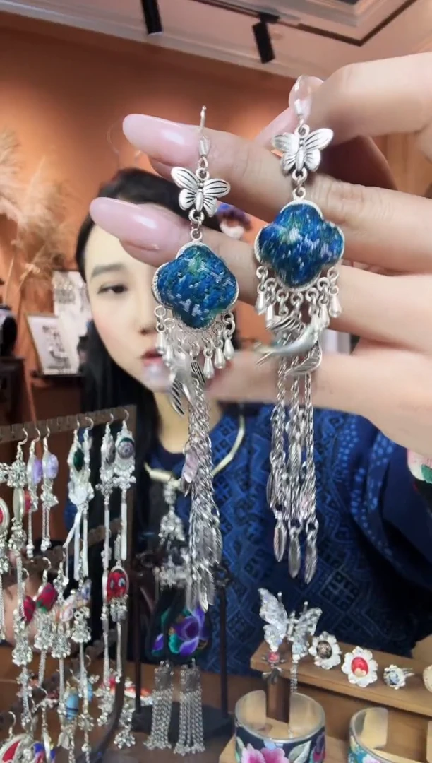 【闪购商品】刺绣传统非遗民族凤手工刺绣饰品压襟