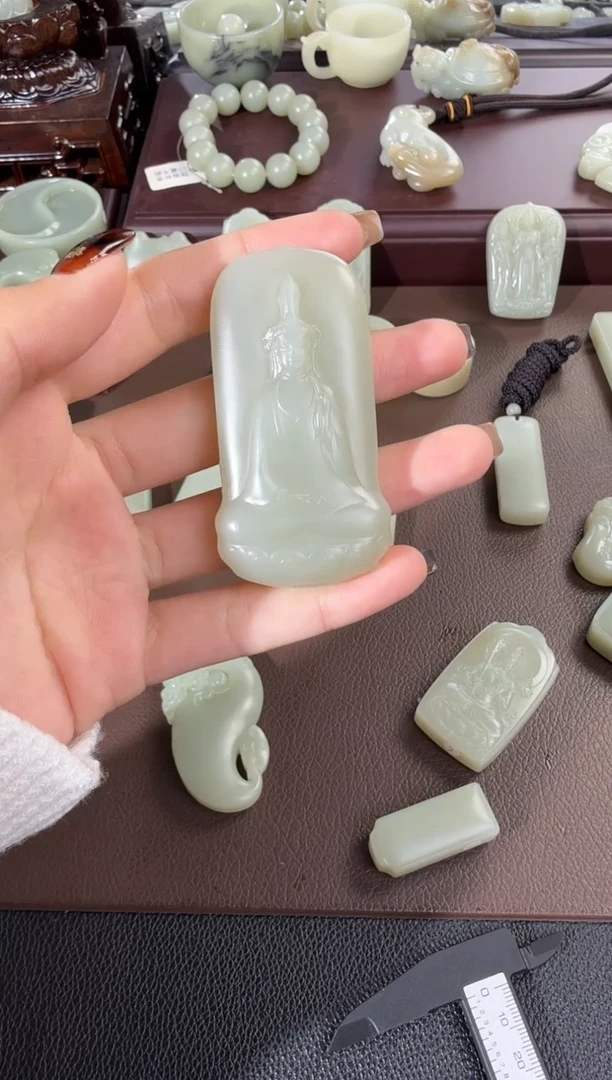 吊坠(不含链)未镶嵌和田玉娃**呦18