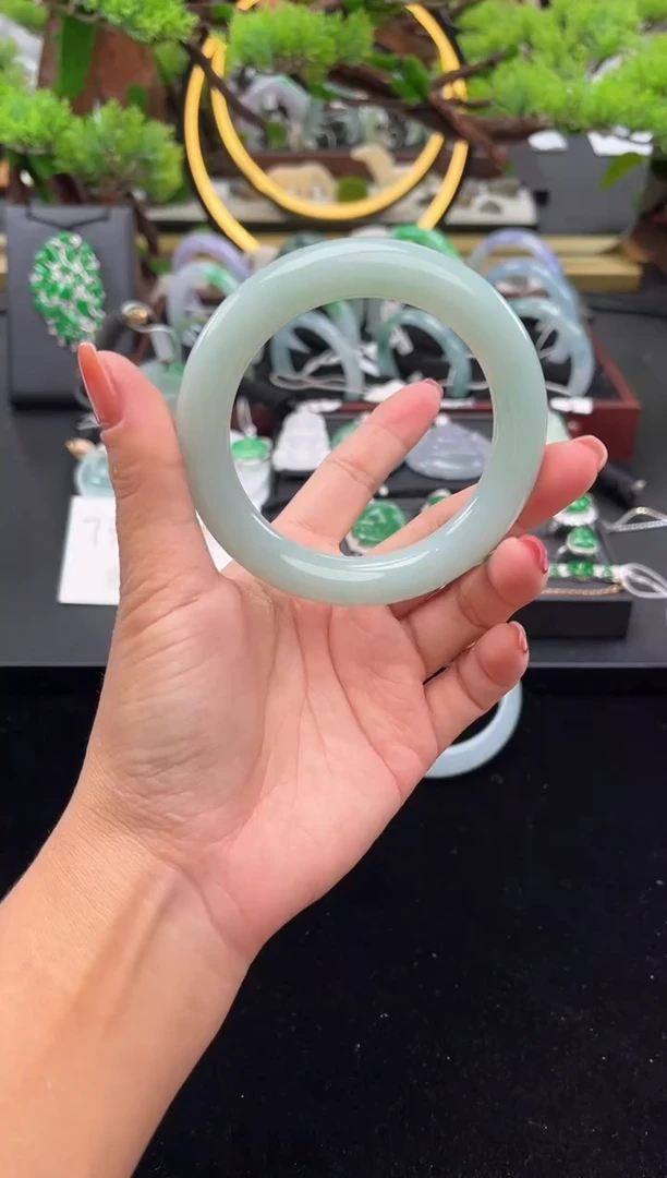 未镶嵌手镯翡翠手镯