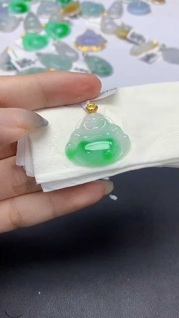 翡翠18K金镶嵌颈饰天然缅甸a货翡翠