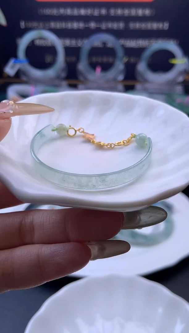 翡翠手镯银S925镶嵌半镯