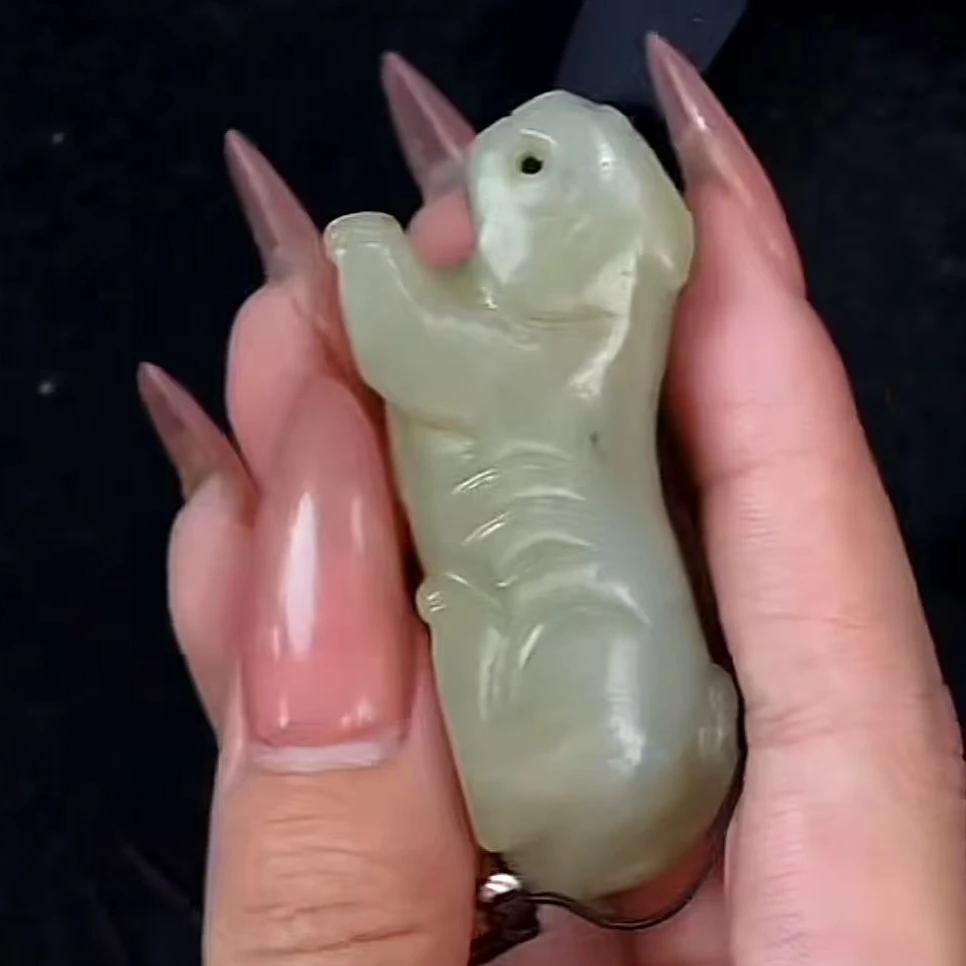 明代和田玉虎  1