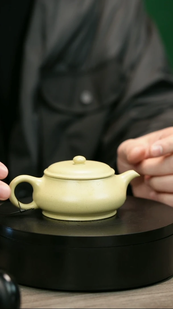 茶壶紫砂相****转H2334范菊芳本绿光素明炉