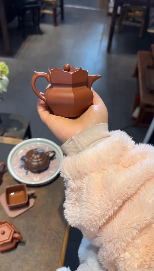 【闪购商品】紫砂茶壶朱泥小僧帽135CC