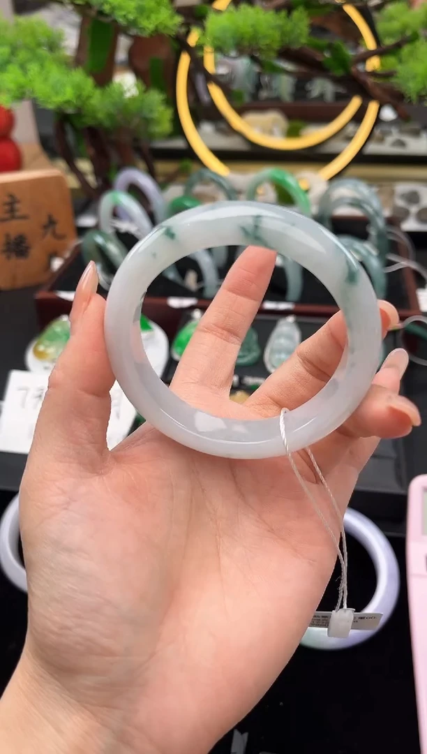 未镶嵌手镯翡翠手镯