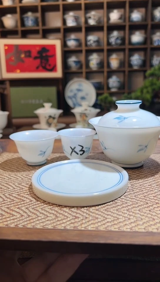 【闪购商品】大玉兰盖碗+大杯+3小杯+盖置