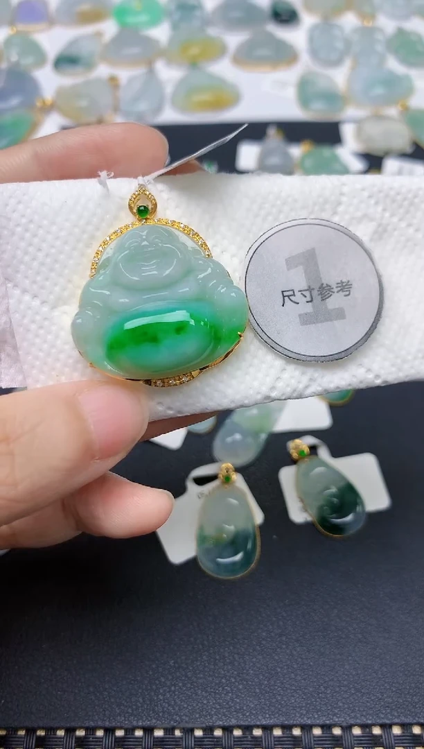 翡翠18K金镶嵌颈饰天然缅甸A货翡翠