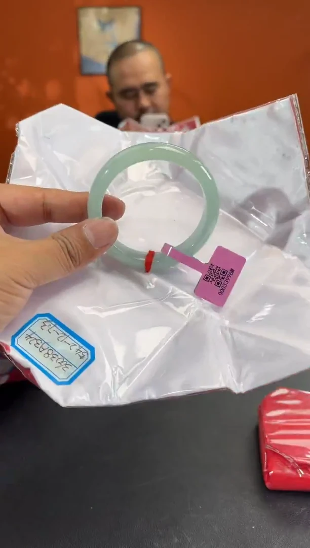 未镶嵌手镯翡翠3        54