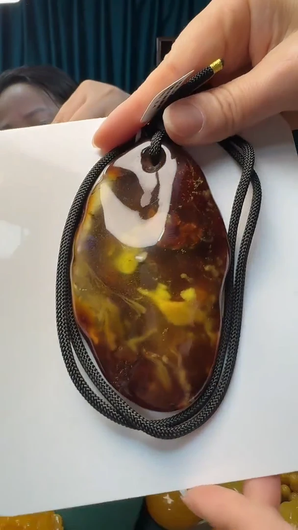 未镶嵌吊坠(不含链)琥珀蜜蜡意境随形吊坠