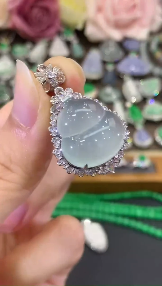 吊坠(不含链)18K金镶嵌翡翠B178