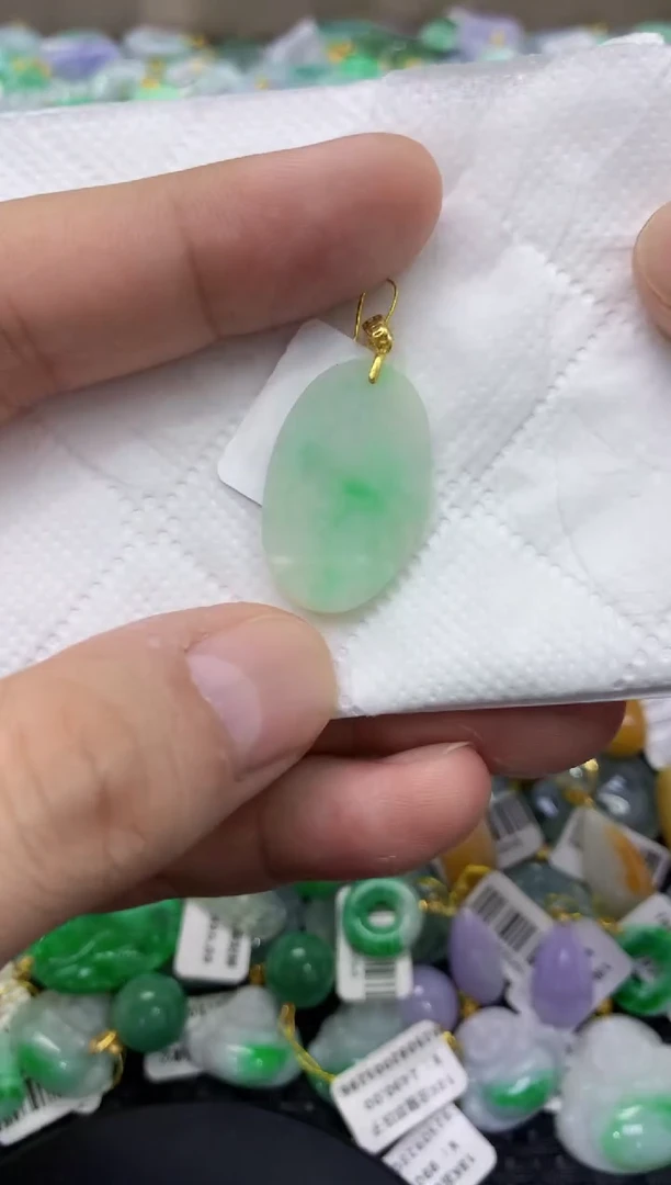 颈饰未镶嵌翡翠天然缅甸翡翠A货