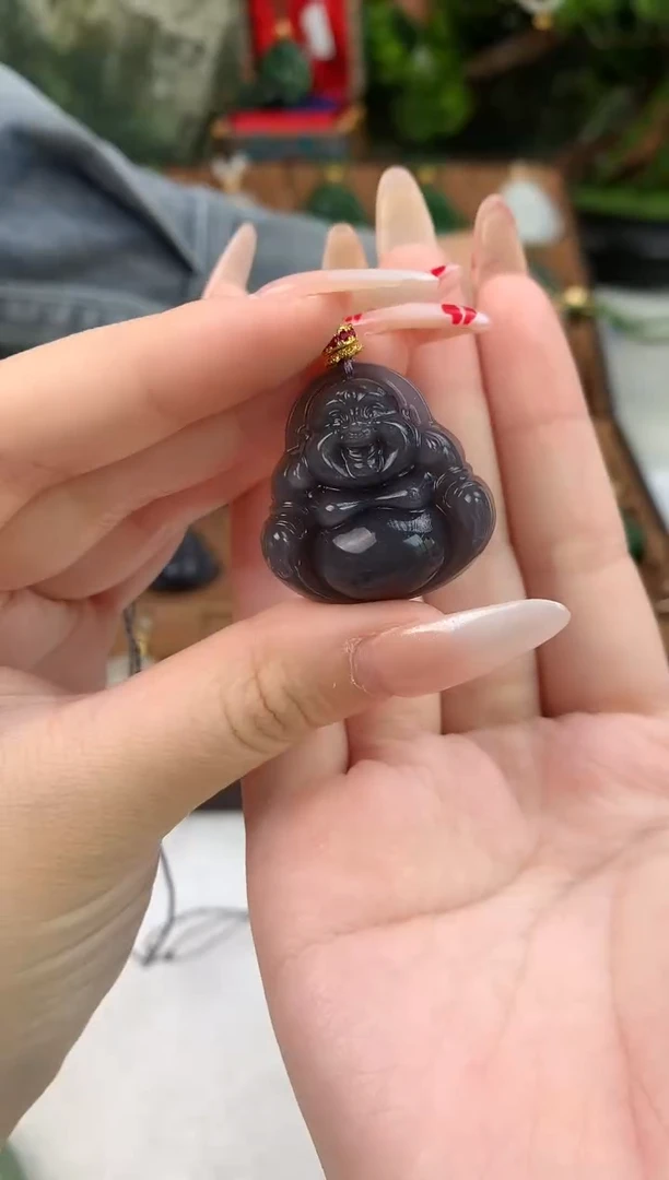 颈饰未镶嵌和田玉吊坠