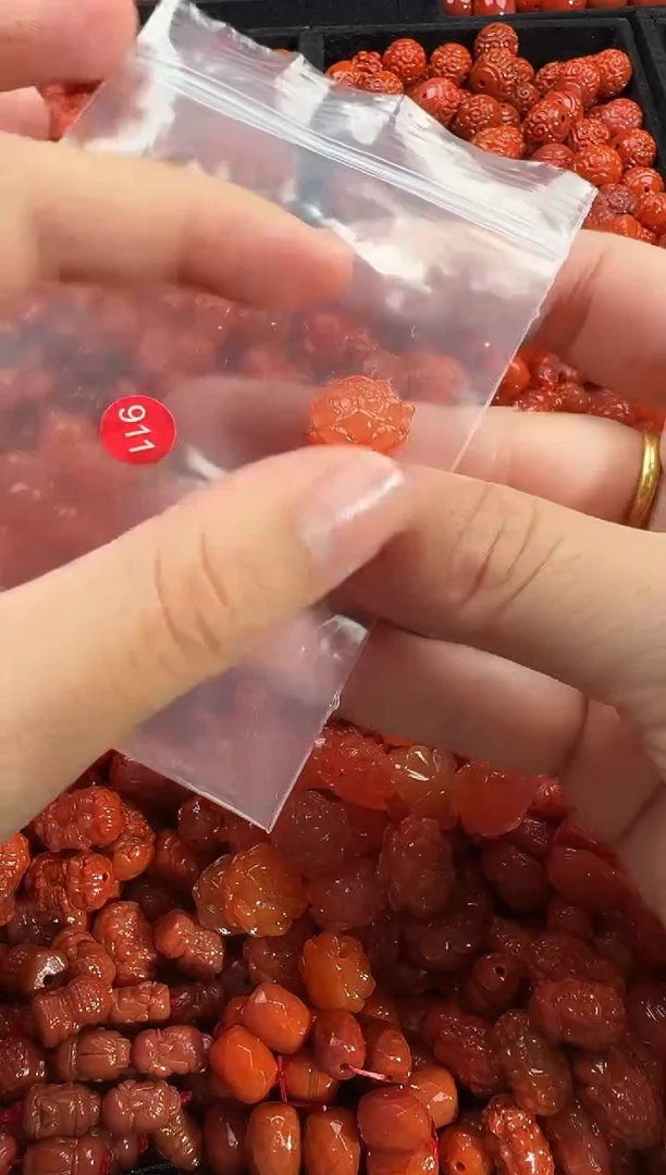 颈饰未镶嵌南红玛瑙1