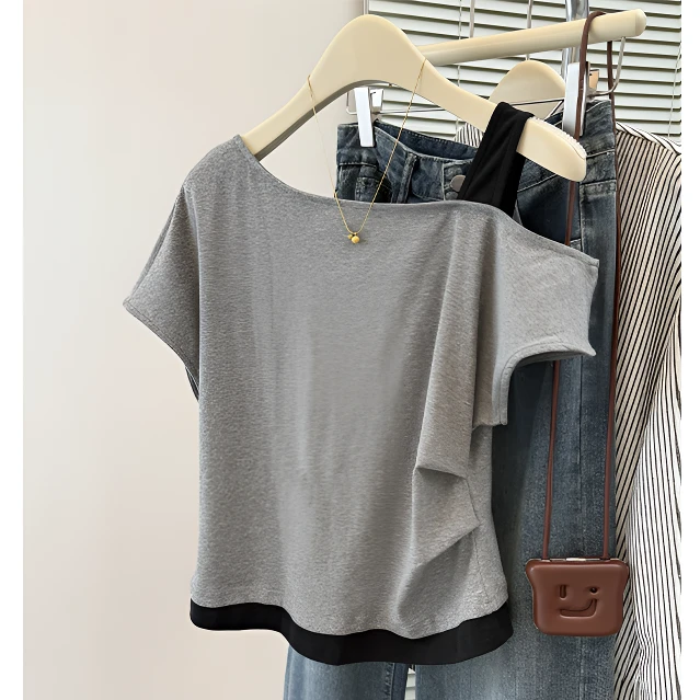 灰色斜肩假两件短袖T恤女夏季2025新款褶皱露肩修身显瘦百搭上衣